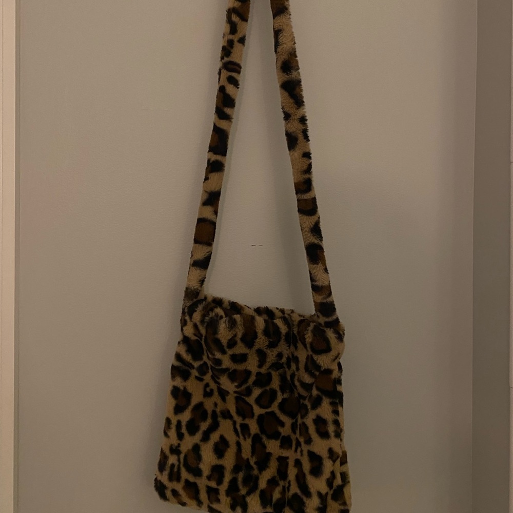 Fuzzy Cheetah Crossbody bag